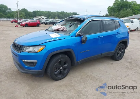 2018 Jeep Compass Latitude 4X4 из США, поврежденный, VIN 3C4NJDBB0JT400623